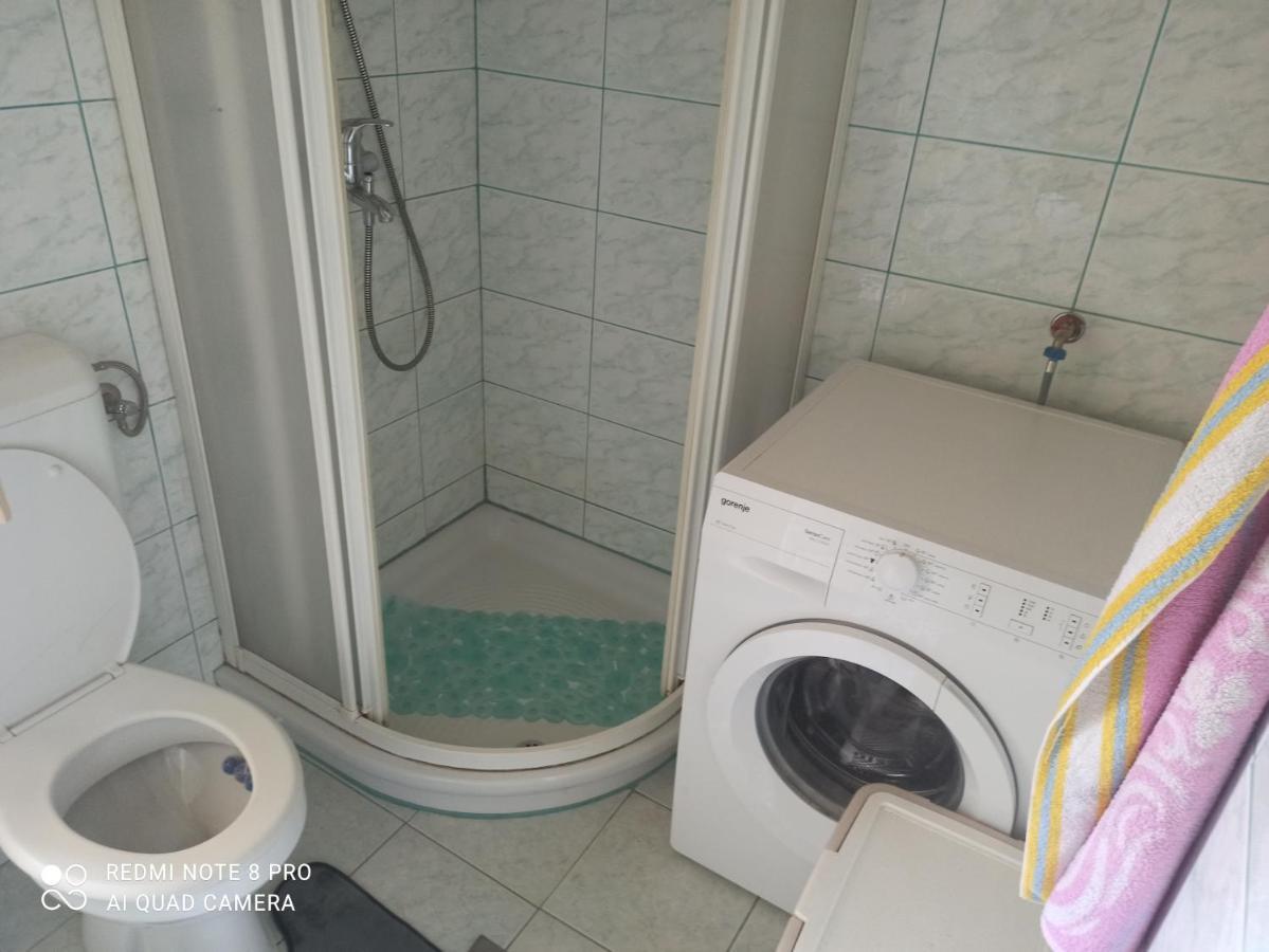 Studio Apartman Lea Pula Exterior photo
