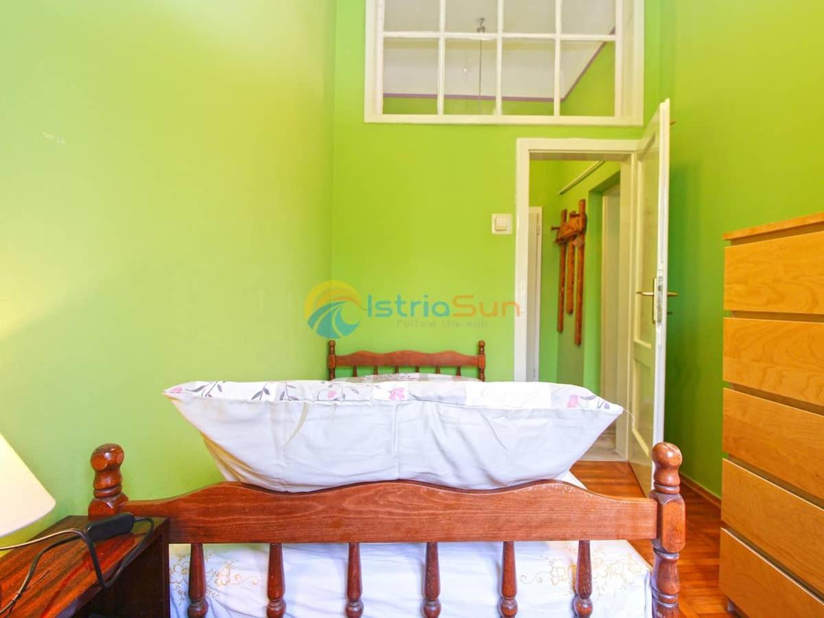 Studio Apartman Lea Pula Exterior photo