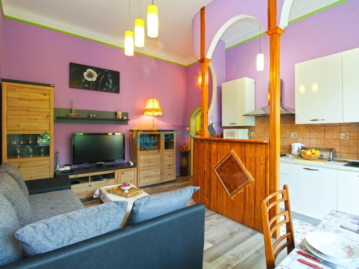 Studio Apartman Lea Pula Exterior photo